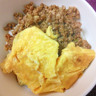 ドライカレー玉子丼